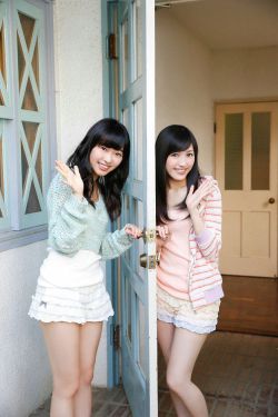 什么都没有穿的美女